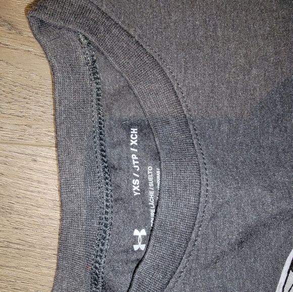 Under armour tshirt - Picture 2 of 2